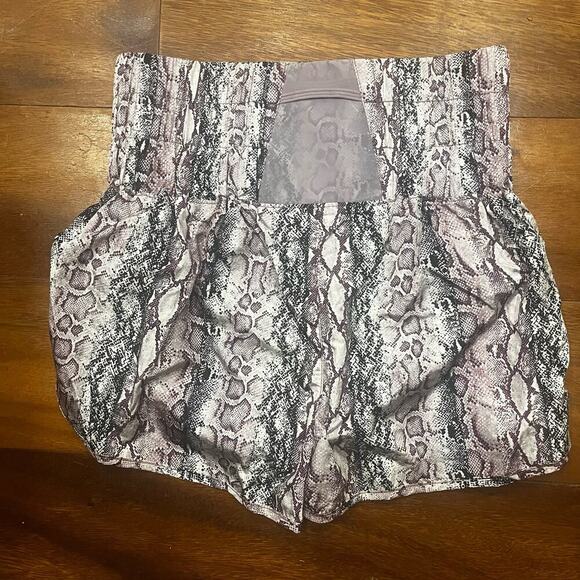 FP Movement by Free People Anaconda Active Shorts Size Small​ - Picture 2 of 4